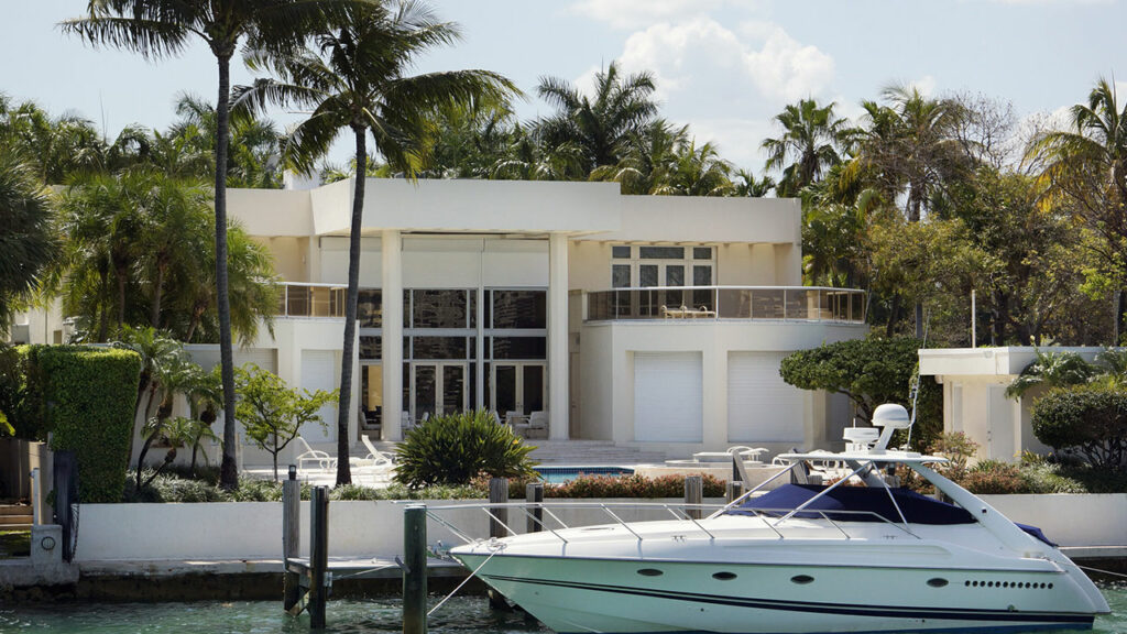 Imóveis de alto luxo em Miami tornam-se objetivos de vida